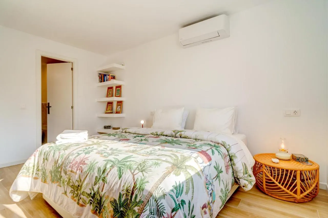 Daire Beach Front Flat With Sea Views Marbella
